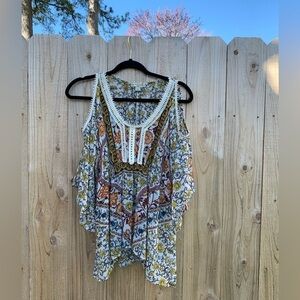 Live and Let Live Women floral petite medium Cold Shoulder lace boho spring